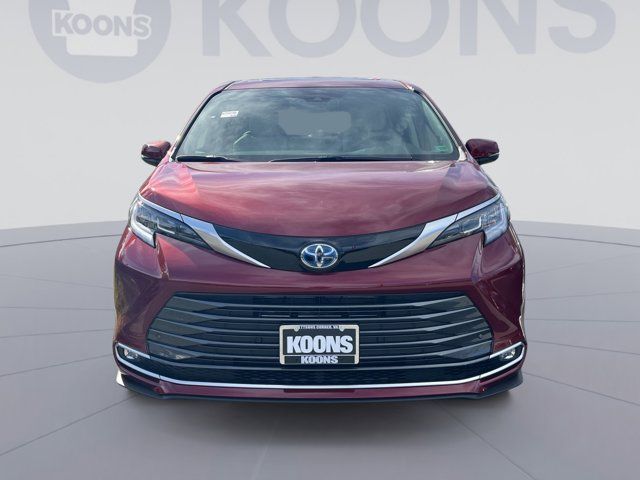 2025 Toyota Sienna Limited