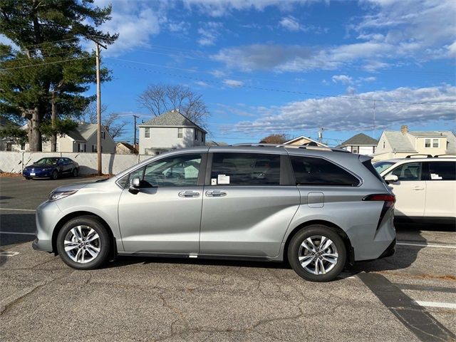 2025 Toyota Sienna Limited