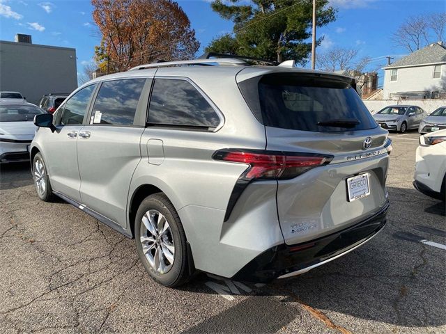 2025 Toyota Sienna Limited