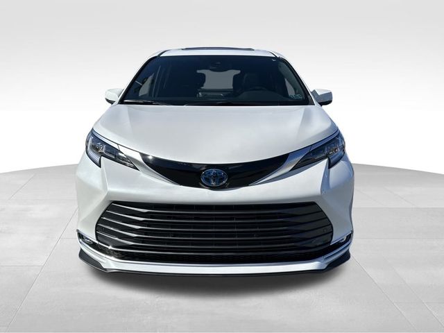 2025 Toyota Sienna Limited