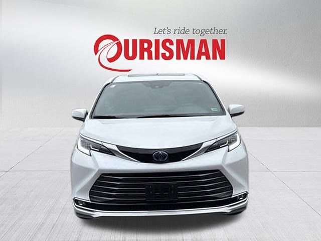 2025 Toyota Sienna Limited