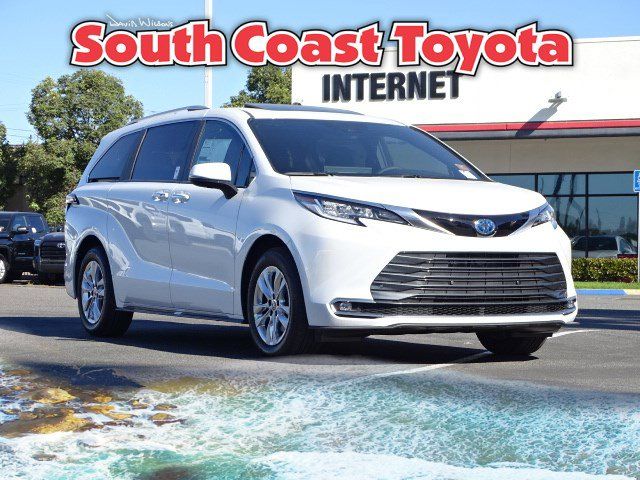 2025 Toyota Sienna Limited