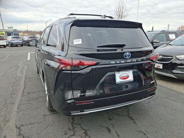 2025 Toyota Sienna Limited