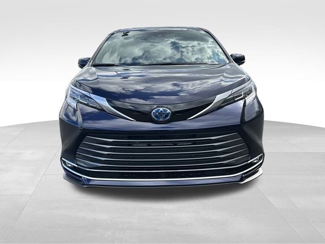 2025 Toyota Sienna Limited