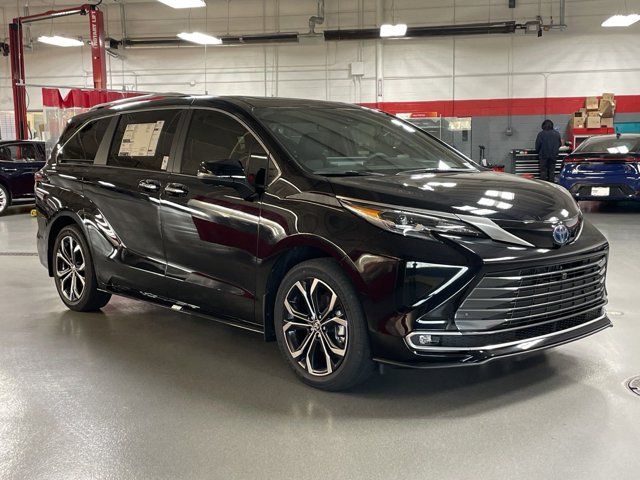 2025 Toyota Sienna Platinum