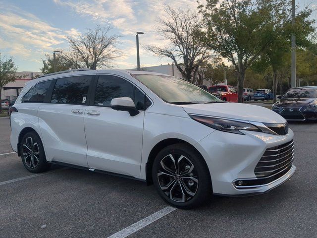 2025 Toyota Sienna Platinum