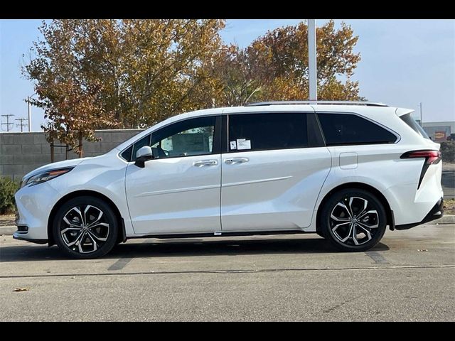 2025 Toyota Sienna Platinum