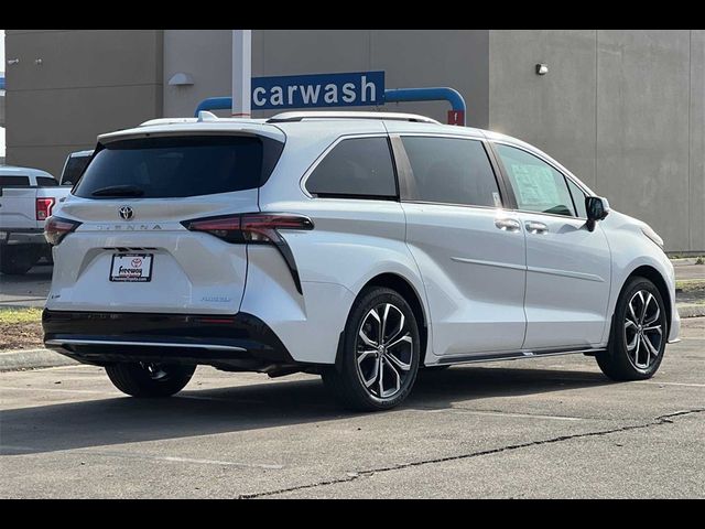 2025 Toyota Sienna Platinum