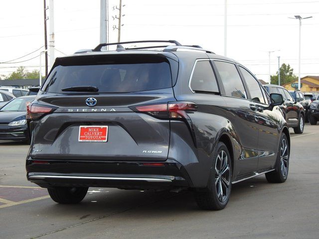 2025 Toyota Sienna Platinum