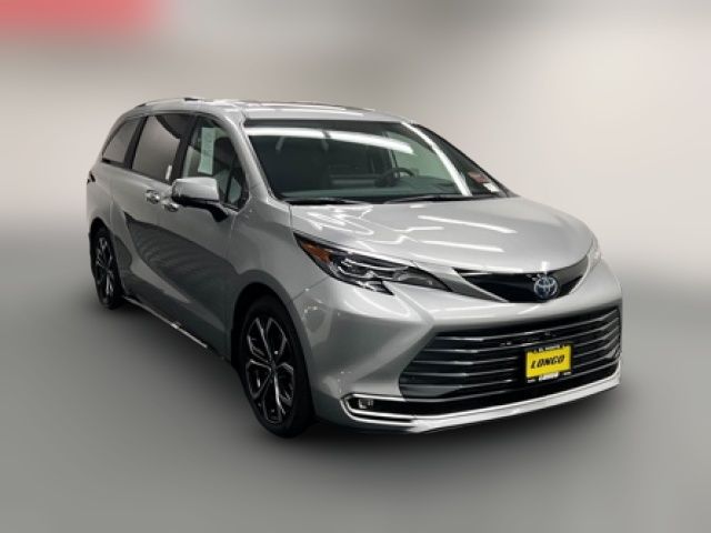 2025 Toyota Sienna Platinum