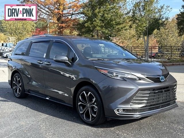 2025 Toyota Sienna Platinum