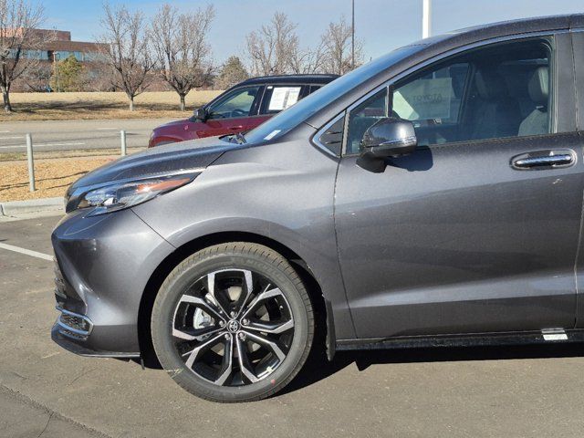 2025 Toyota Sienna Platinum