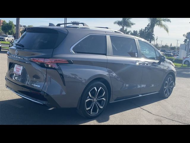 2025 Toyota Sienna Platinum