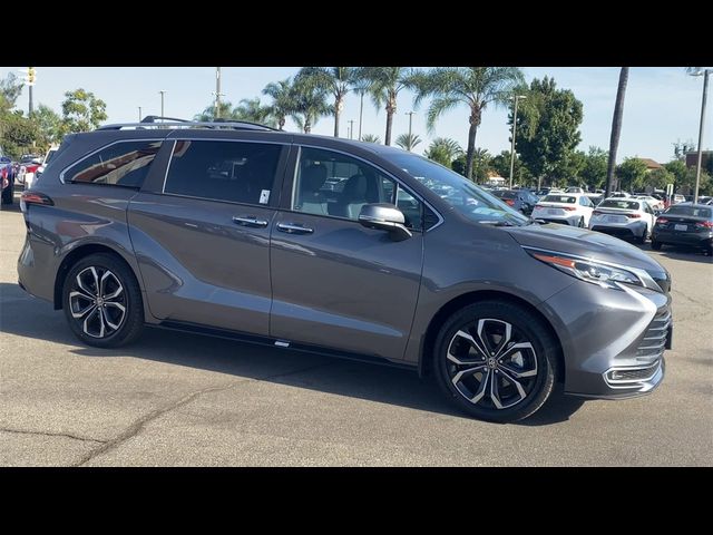 2025 Toyota Sienna Platinum