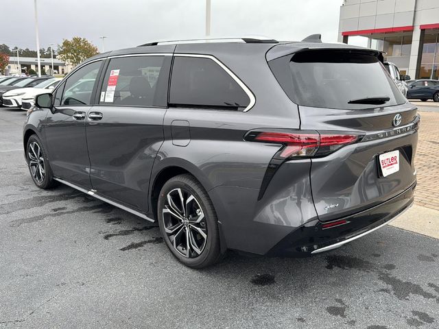 2025 Toyota Sienna Platinum