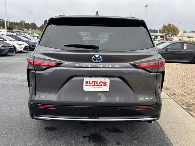 2025 Toyota Sienna Platinum