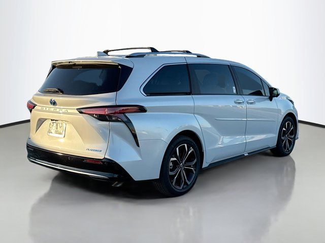 2025 Toyota Sienna Platinum