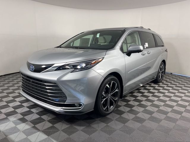 2025 Toyota Sienna Platinum