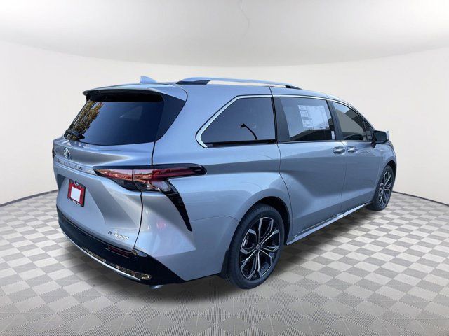 2025 Toyota Sienna Platinum