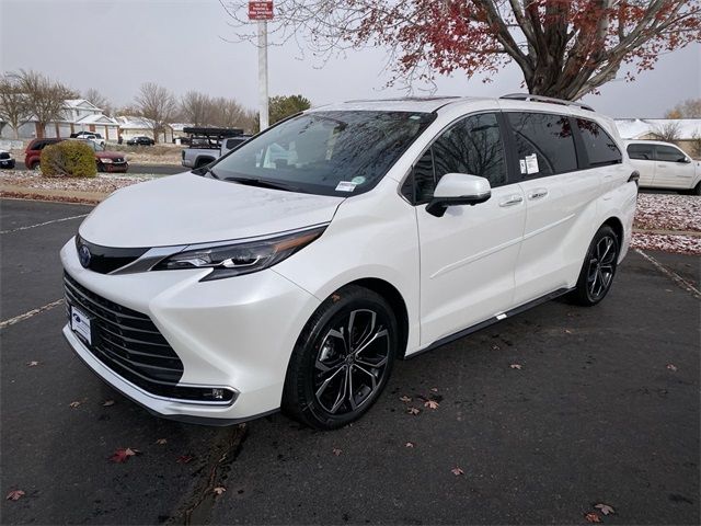 2025 Toyota Sienna Platinum