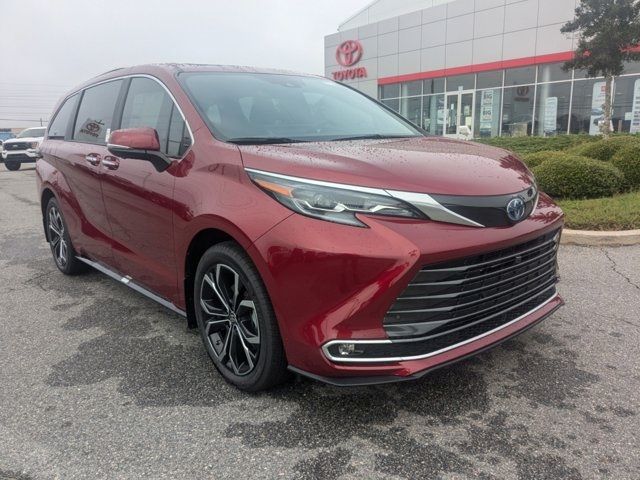 2025 Toyota Sienna Platinum