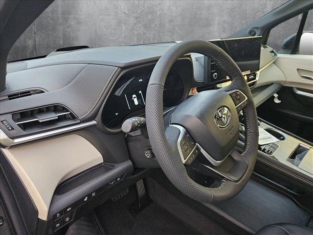 2025 Toyota Sienna Platinum