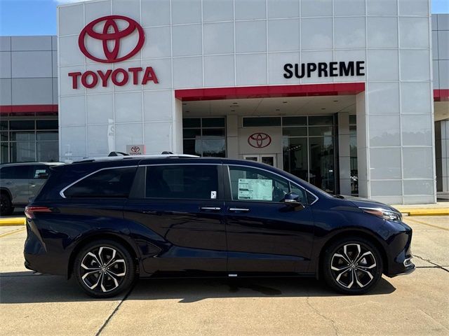 2025 Toyota Sienna Platinum