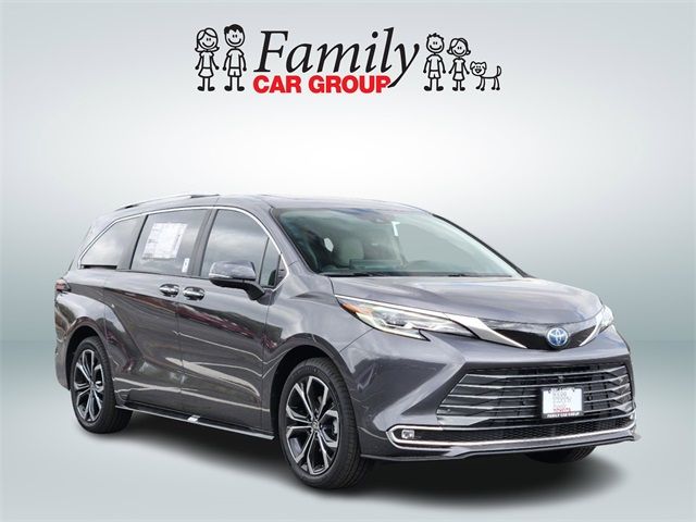 2025 Toyota Sienna Platinum