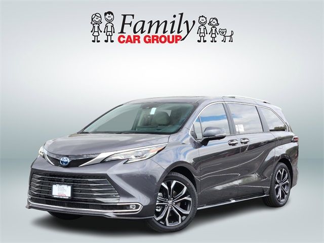 2025 Toyota Sienna Platinum