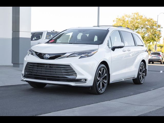 2025 Toyota Sienna Platinum