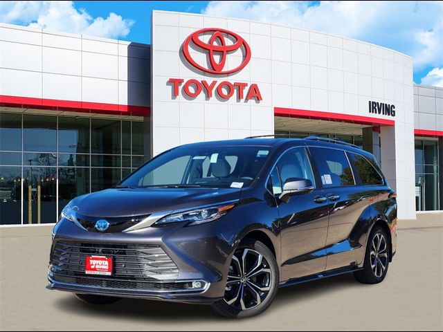 2025 Toyota Sienna Platinum