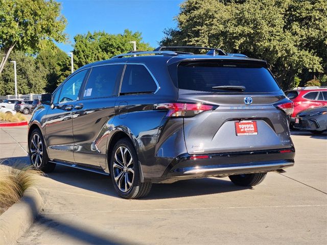 2025 Toyota Sienna Platinum