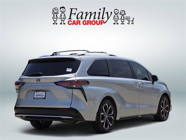 2025 Toyota Sienna Platinum