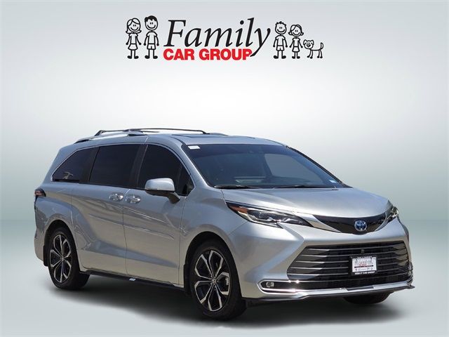 2025 Toyota Sienna Platinum