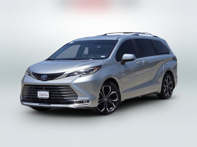 2025 Toyota Sienna Platinum