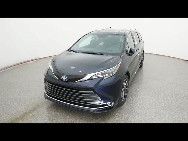 2025 Toyota Sienna Platinum