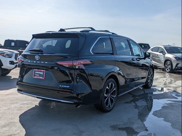 2025 Toyota Sienna Platinum