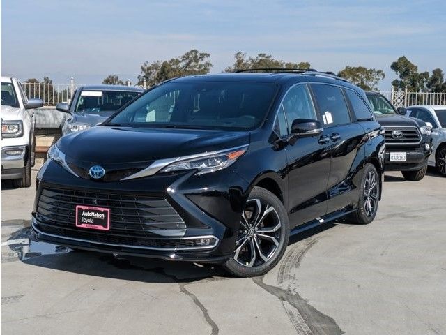 2025 Toyota Sienna Platinum