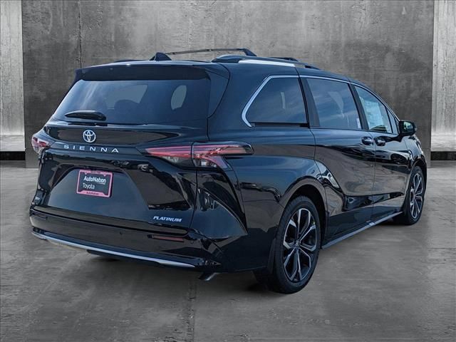 2025 Toyota Sienna Platinum