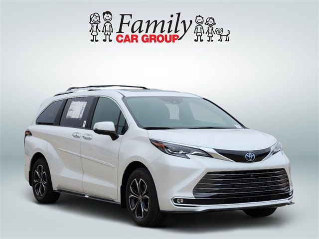 2025 Toyota Sienna Platinum