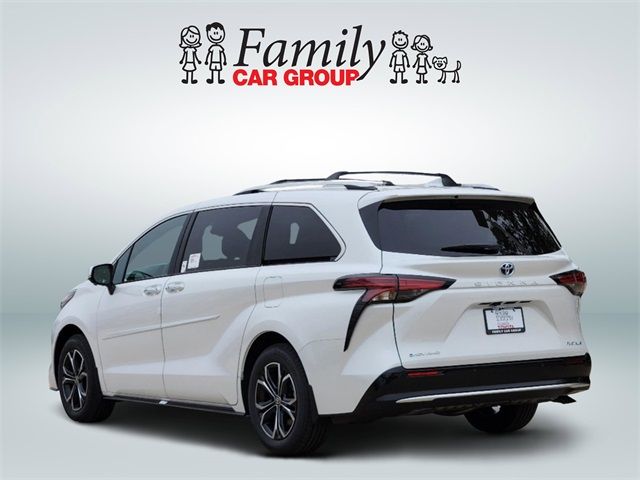 2025 Toyota Sienna Platinum