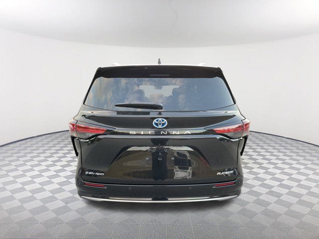 2025 Toyota Sienna Platinum