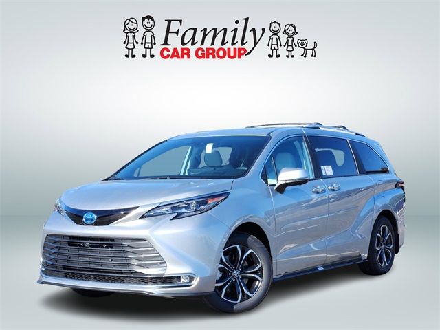 2025 Toyota Sienna Platinum