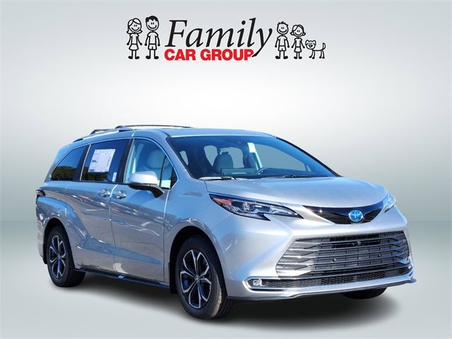 2025 Toyota Sienna Platinum