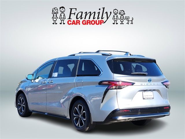 2025 Toyota Sienna Platinum