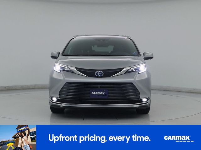 2025 Toyota Sienna Platinum