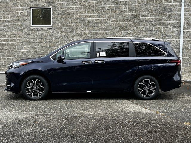 2025 Toyota Sienna Platinum