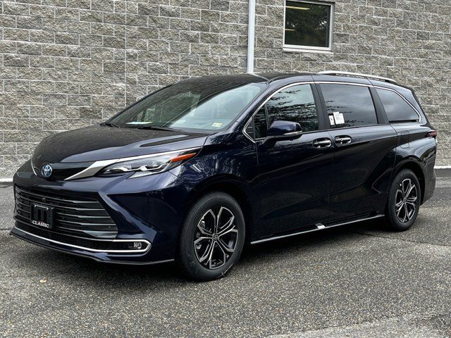 2025 Toyota Sienna Platinum