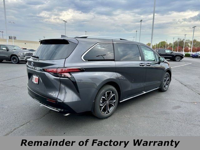 2025 Toyota Sienna Platinum