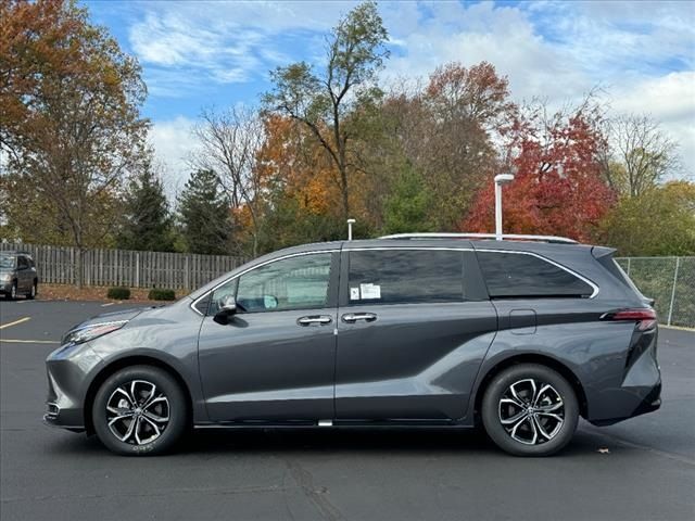 2025 Toyota Sienna Platinum